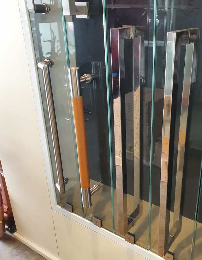 tay nắm cửa kính 6