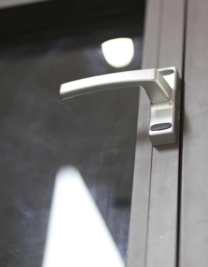 tay nắm cửa kính bằng đồng 2