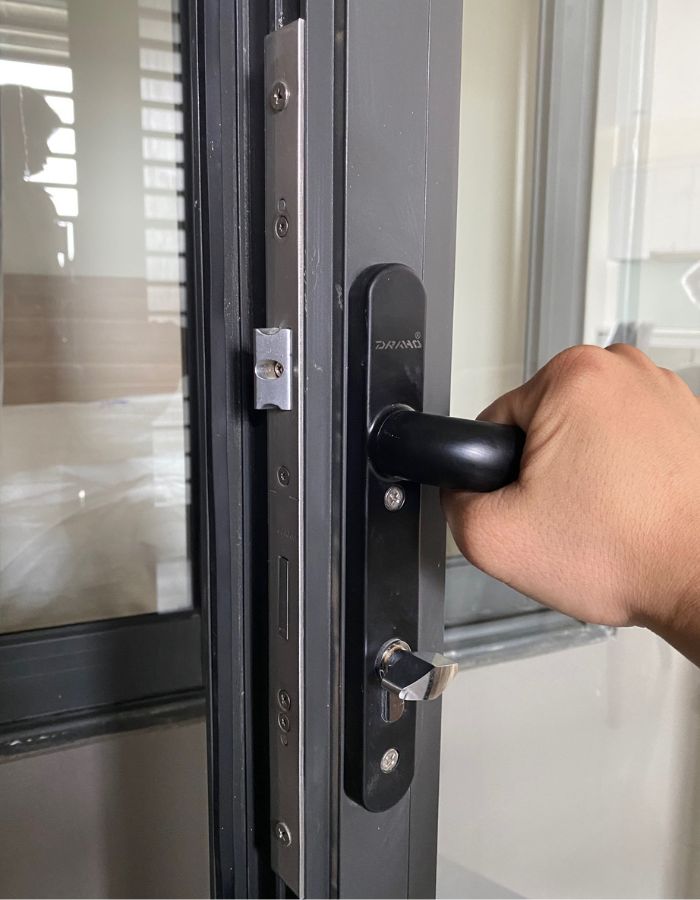 tay nắm cửa sổ 6