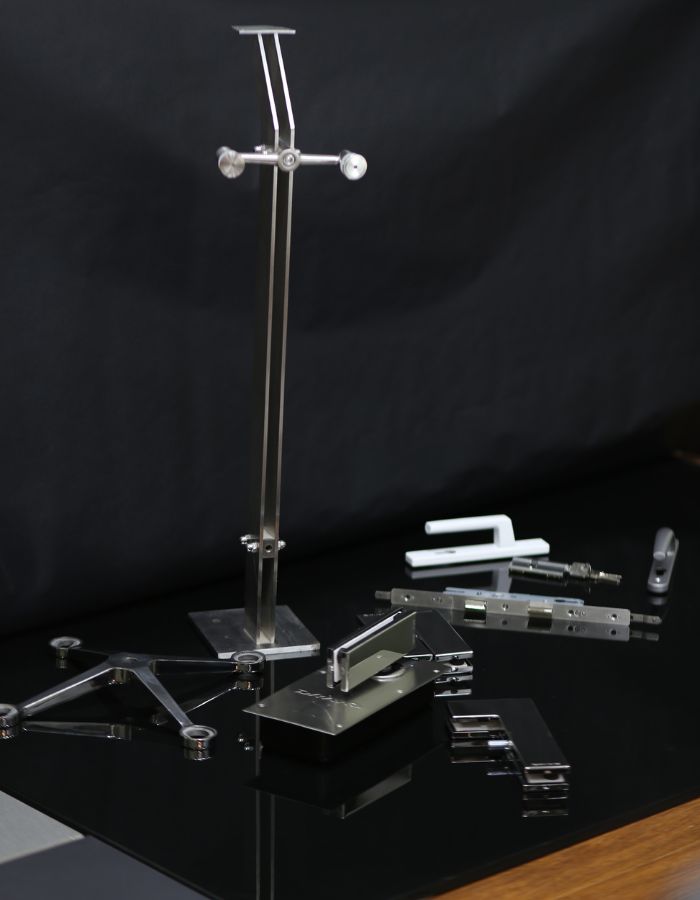 trụ lan can kính 1