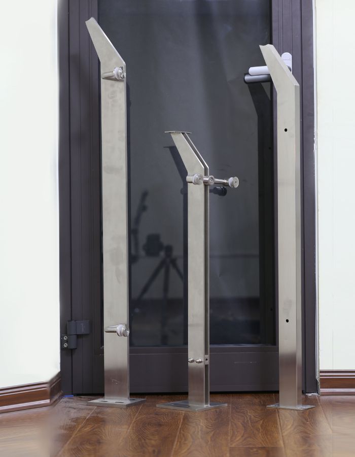 trụ lan can kính 2