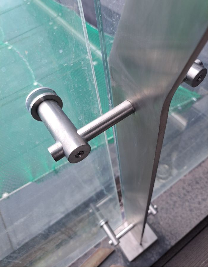 trụ lan can kính 4