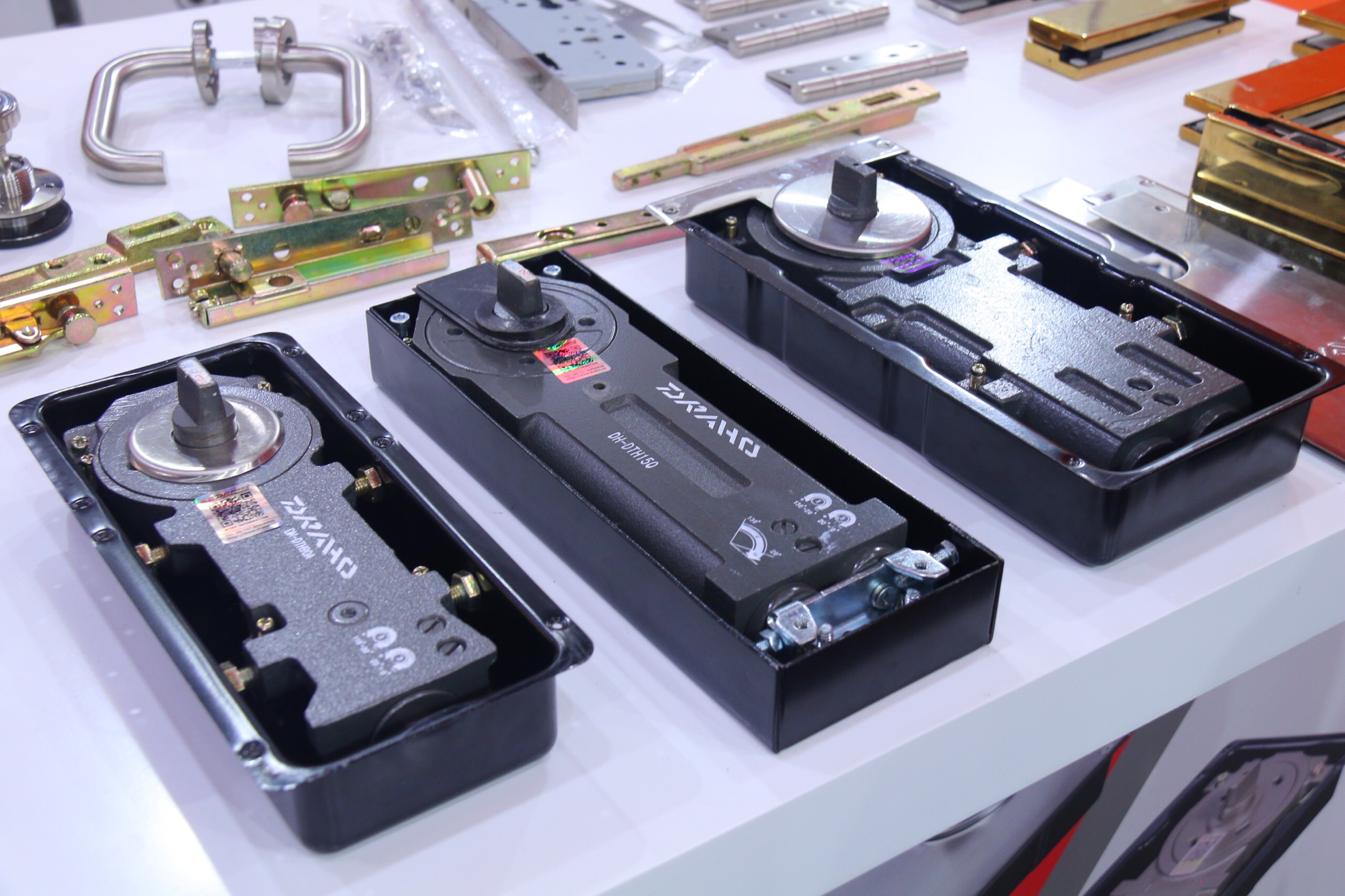 Bản lề thủy lực cửa kính 5